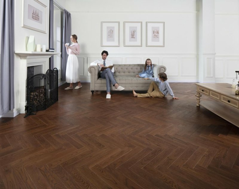 还在用瓷砖？大理石都过时了!现在流行的是装地暖实木地板