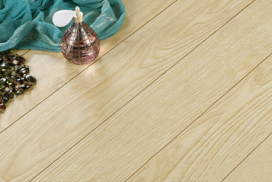 瓷砖上能不能铺地板? 听老师傅一说, 后悔没早知道